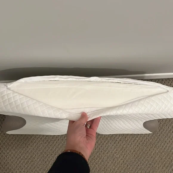 Premium ergonomic pillow, ORNATERA